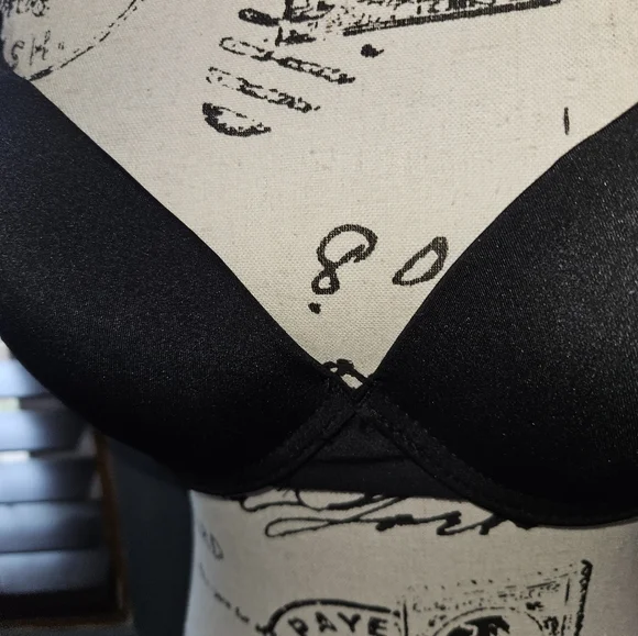 YMI Intimates Womans Black Bra Size 36C - Picture 4 of 10